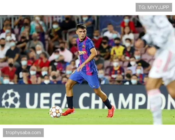 佩德里与维尔茨中场组织能力的核心差异：节奏控制、决策效率与空间利用